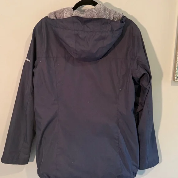 Columbia Hooded Jacket EUC - Picture 6 of 17
